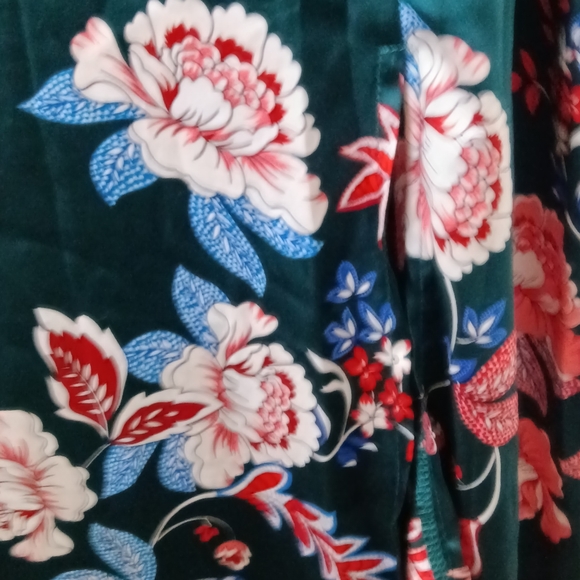 👍Satin floral maxi dress NWOT - Picture 3 of 4